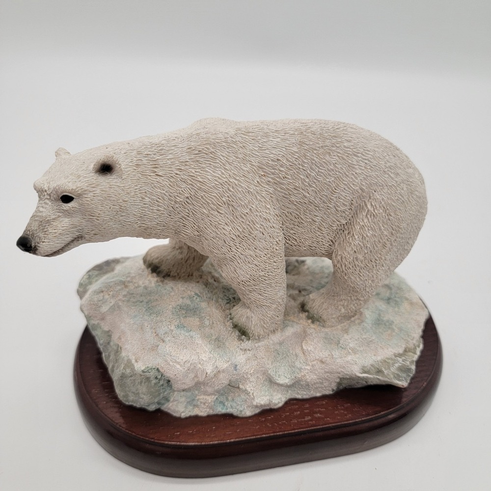 Smiling Polar Bear Statue Walking On Ice With Wooden Base 6"x4"x4" - Picture 8 of 12